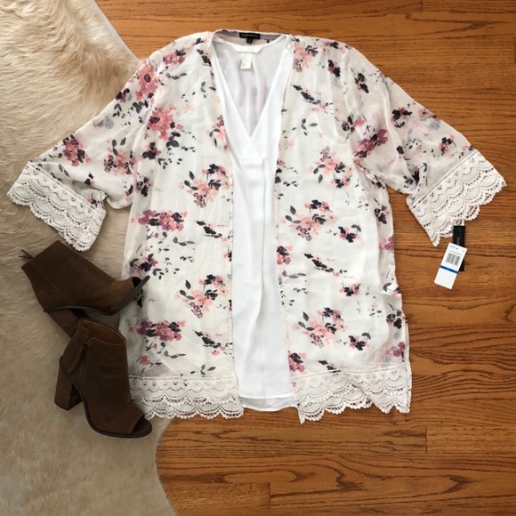 Violets & Roses Tops - Floral Crochet Trim Kimono